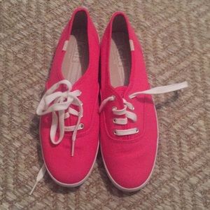 Hot pink keds